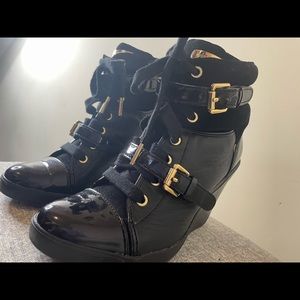 Michael kors black boots size 7.